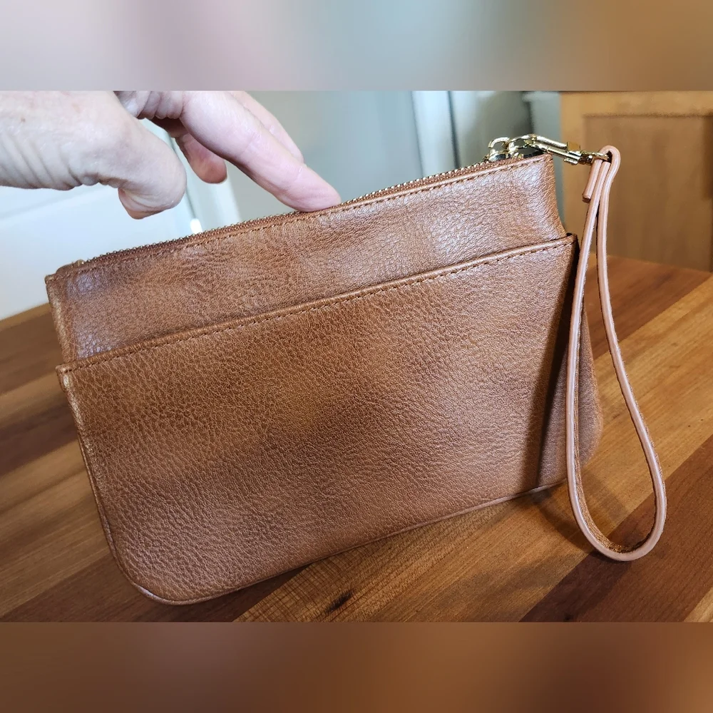 Nwot, Steve Madden Cognac Wristlet Clutch with Gold Hardware. Price Is Firm - Picture 12 of 12